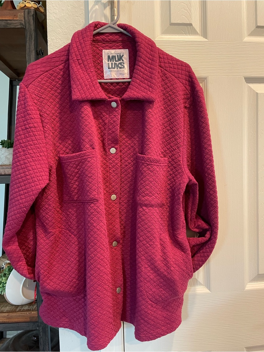 Muk Luks Snap up Quilted burgundy long sleeve jacket with pockets women’s large
